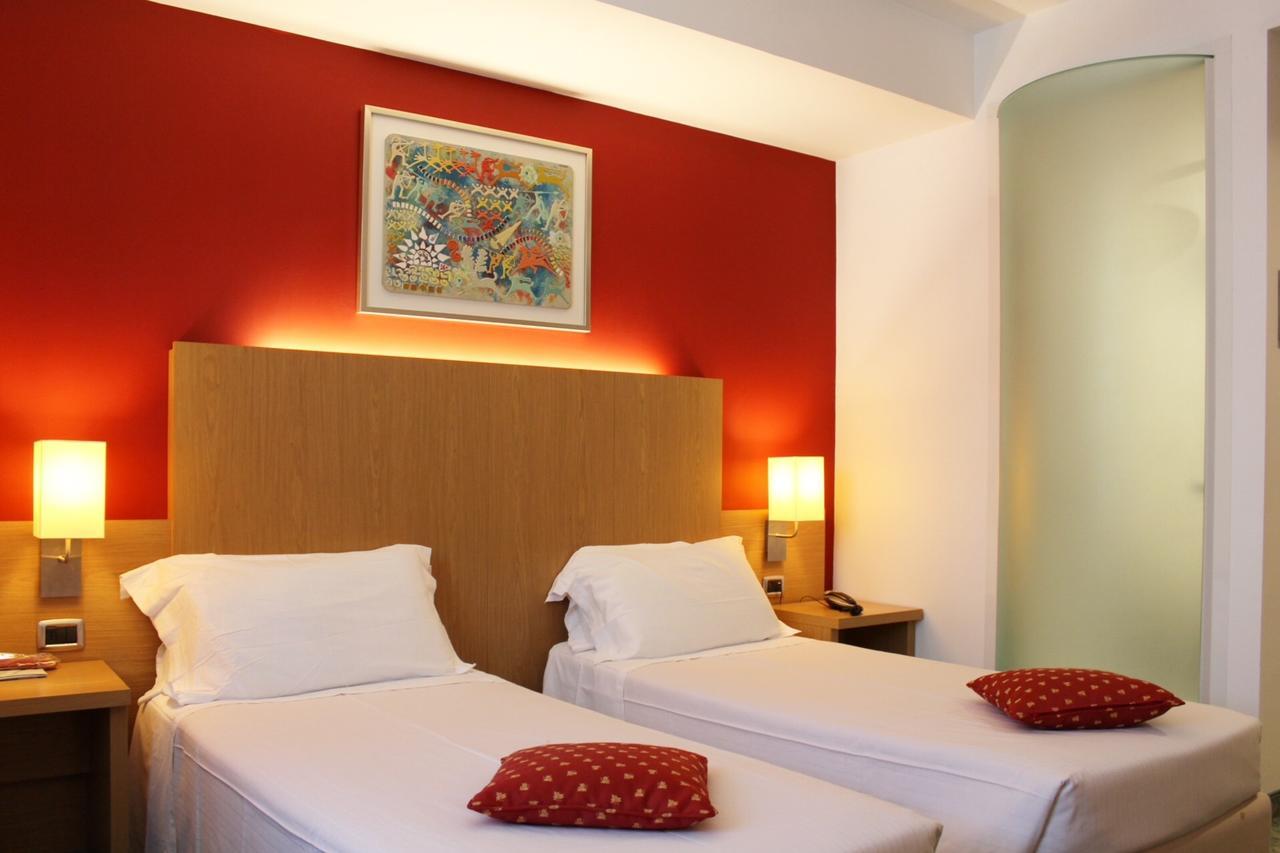 Hotel Senator กอร์กอนโซลา ภายนอก รูปภาพ